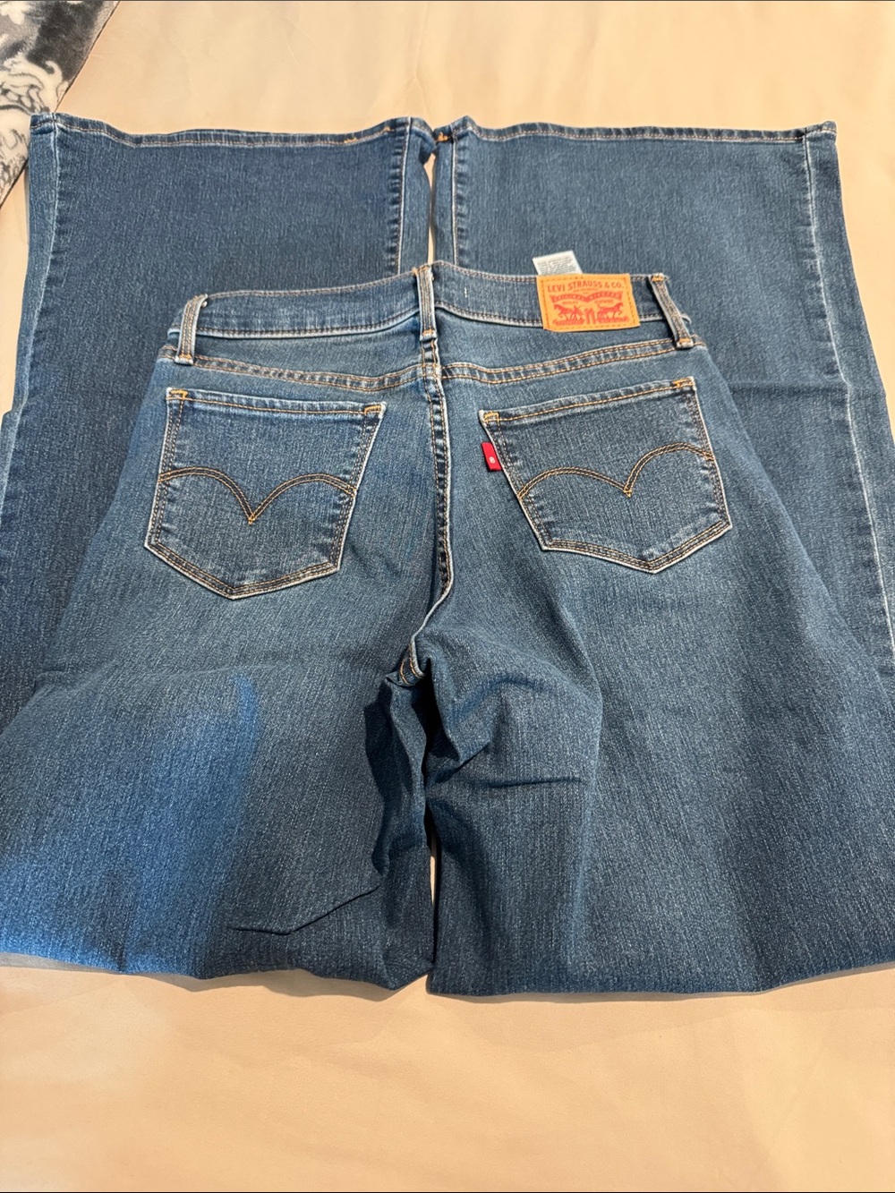 Levi’s 318 shaping wide leg Jeans 25x32